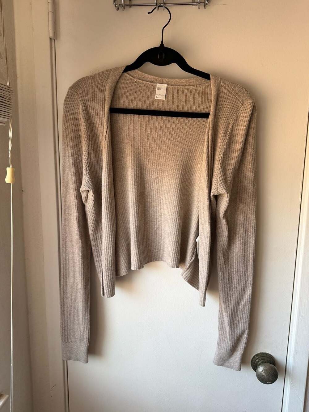 Gilly Hicks Ribbed Knit Button-Front Long Sleeve Cropped Cardigan Beige Size L